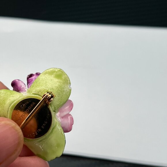 Cara China Staffordshire Floral Brooch Pin Purple Pink Flowers Porcelain MCM - Picture 7 of 7